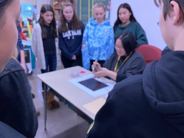 7th graders learn Japanese paper-making techniques